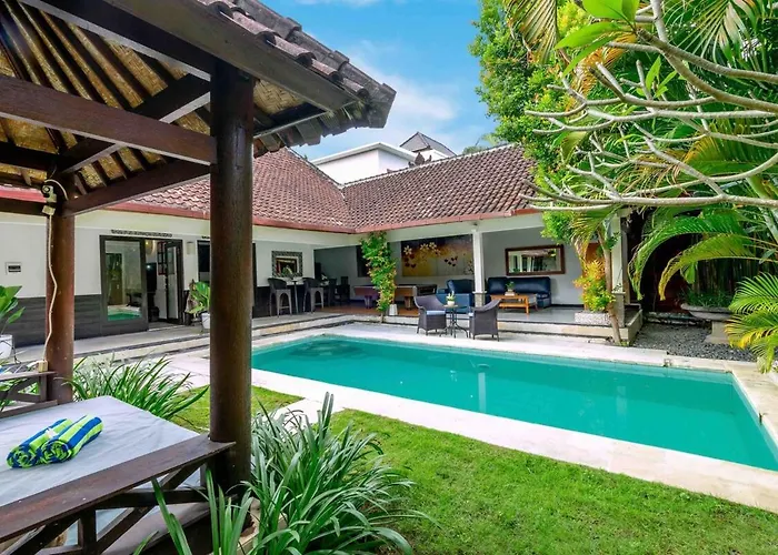 C 4 Bedroom Private Pool & Kitchen Legian Seminyak (Bali)