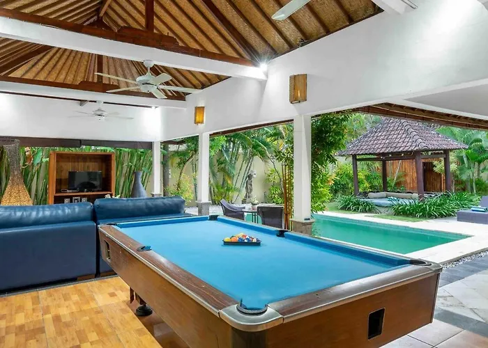 C 4 Bedroom Private Pool & Kitchen Legian Villa *