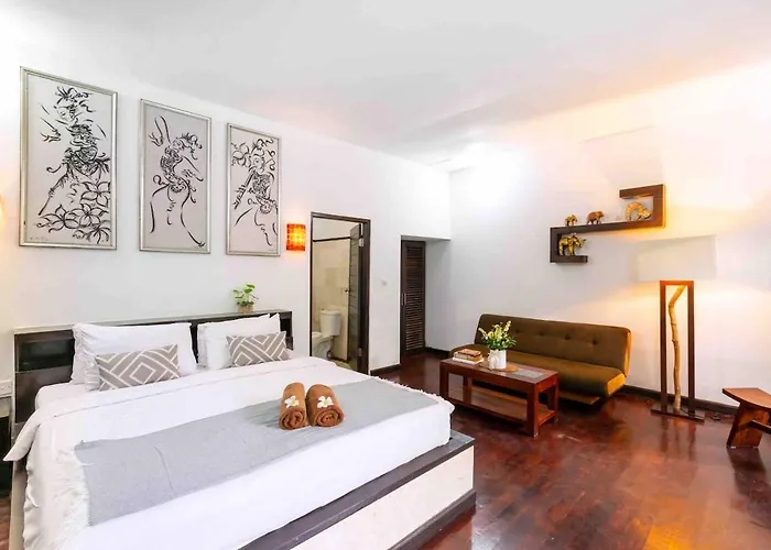C 4 Bedroom Private Pool & Kitchen Legian *