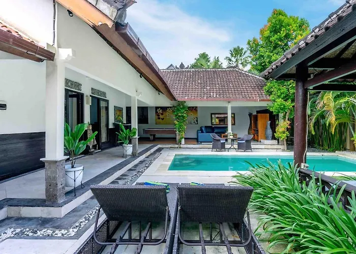 C 4 Bedroom Private Pool & Kitchen Legian Seminyak (Bali)