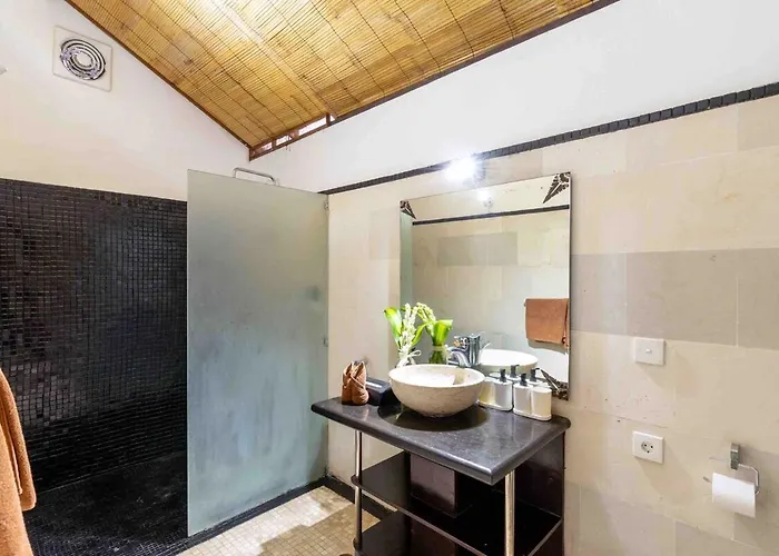C 4 Bedroom Private Pool & Kitchen Legian * Seminyak (Bali)