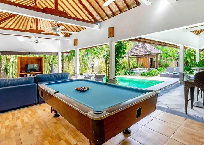 C 4 Bedroom Private Pool & Kitchen Legian Villa