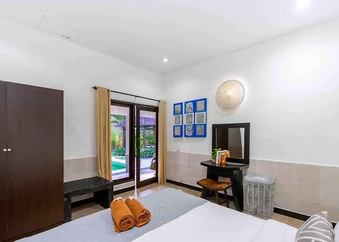 C 4 Bedroom Private Pool & Kitchen Legian Villa
