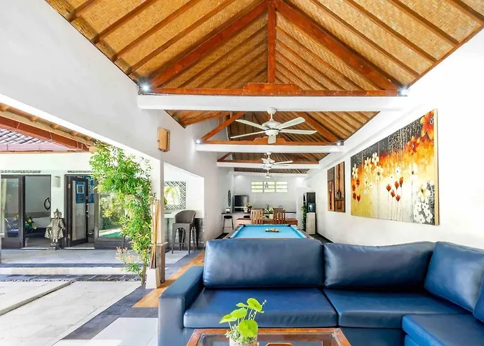 C 4 Bedroom Private Pool & Kitchen Legian Seminyak (Bali)